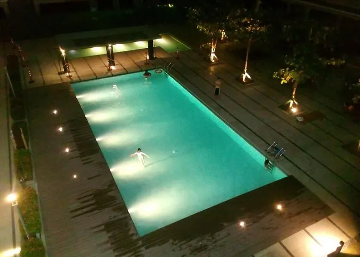 George 2br Netflix Pool Wi-fi Trees Residences Qc