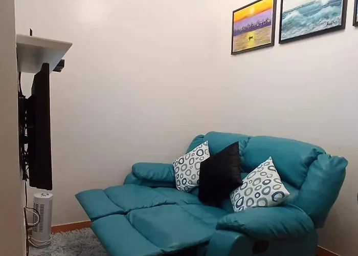 George 2br Netflix Pool Wi-fi Trees Residences Qc Apartment Manila
