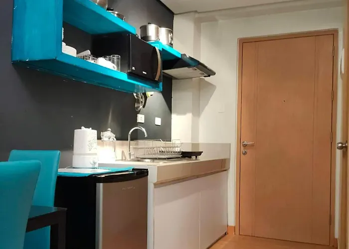 George 2br Netflix Pool Wi-fi Trees Residences Qc Apartment Manila