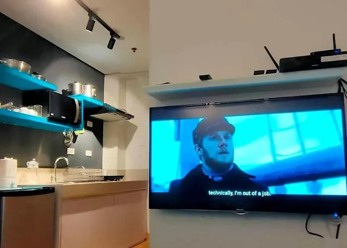 George 2br Netflix Pool Wi-fi Trees Residences Qc Apartment Manila